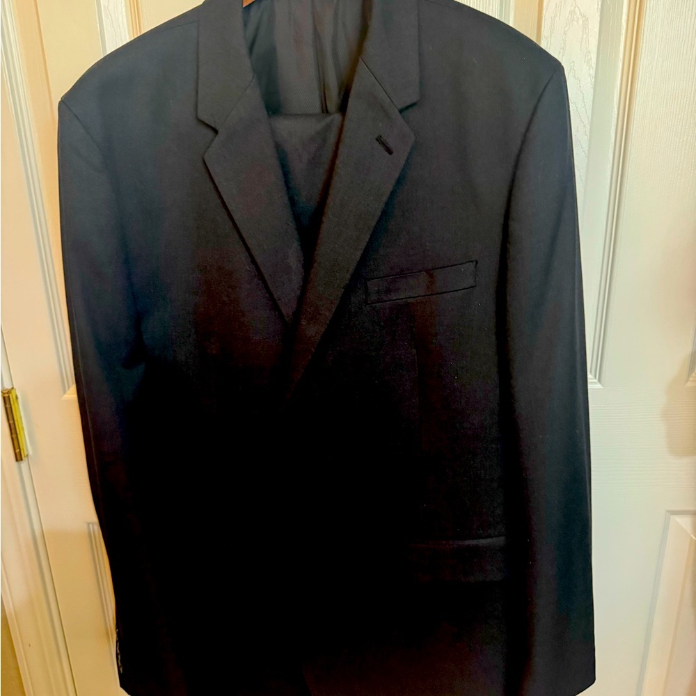 Alafani suit, 44R jacket, 36/32 pants.Navy blue.